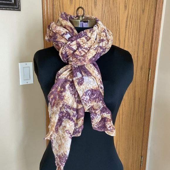 𝅺Miche Maria Floral Scarf Beige and Purple - Picture 3 of 9